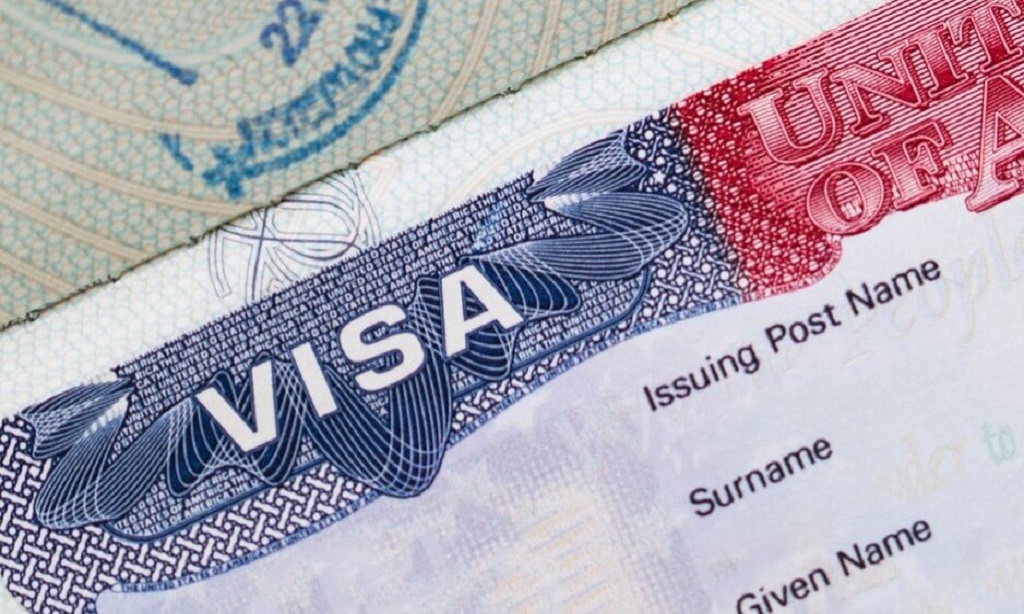 ما هي تأشيرة الهجرة الخاصة إلى الولايات المتحدة